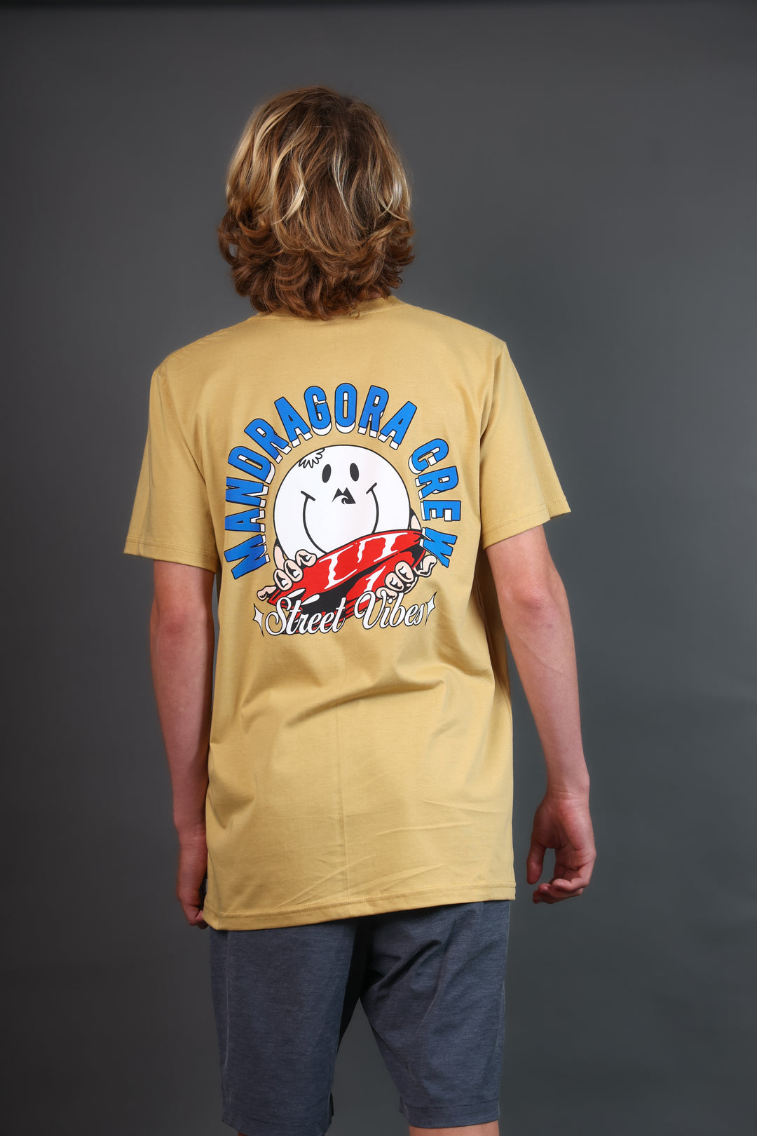 Regular Fit. Smiley Wave Tee