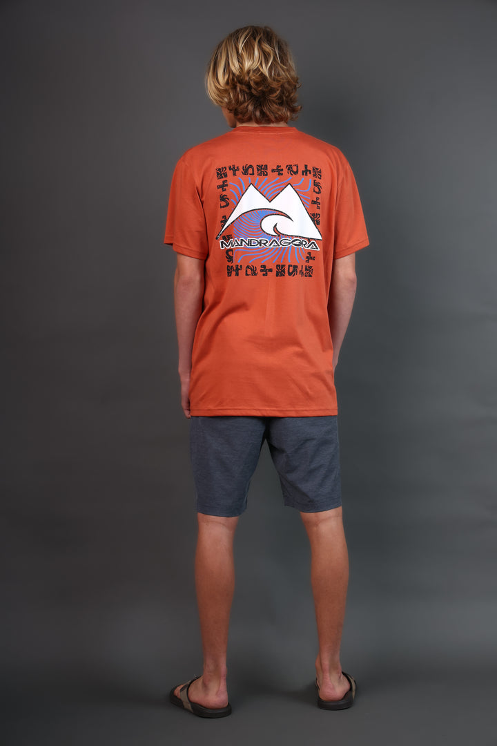 Tees regular fit. Rising Flow